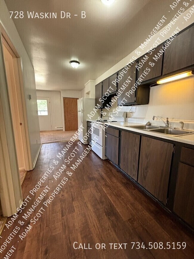 Building Photo - 728 Waskin Dr