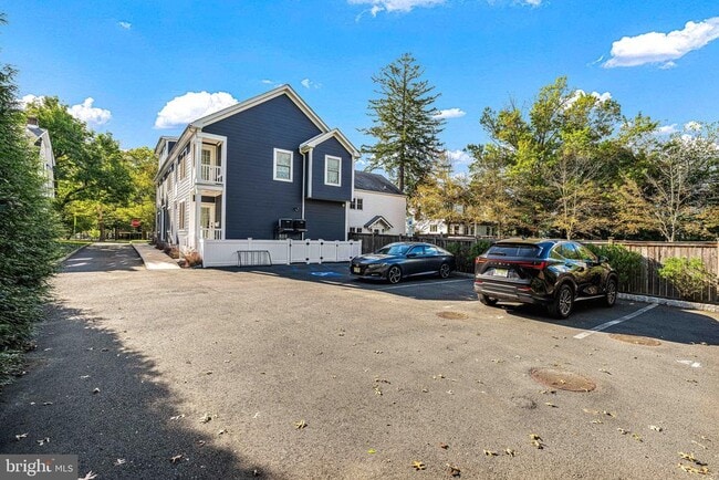 Building Photo - 303 Witherspoon St