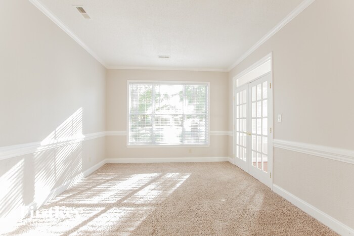 Primary Photo - 1030 Hawthorne Dr