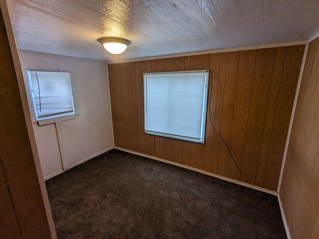 Building Photo - 904 Quail Run