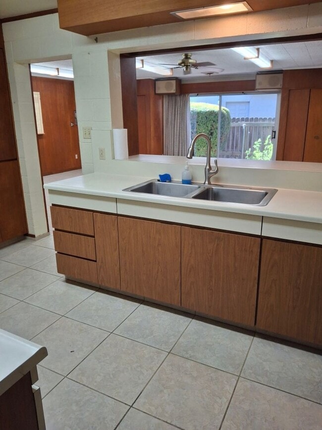 Photo - SHOWING SATURDAY 11/15 @ 10:30AM House