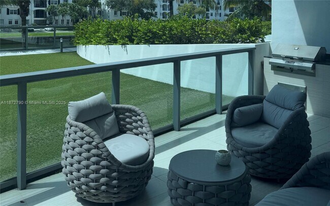 Building Photo - 3250 NE 188th St