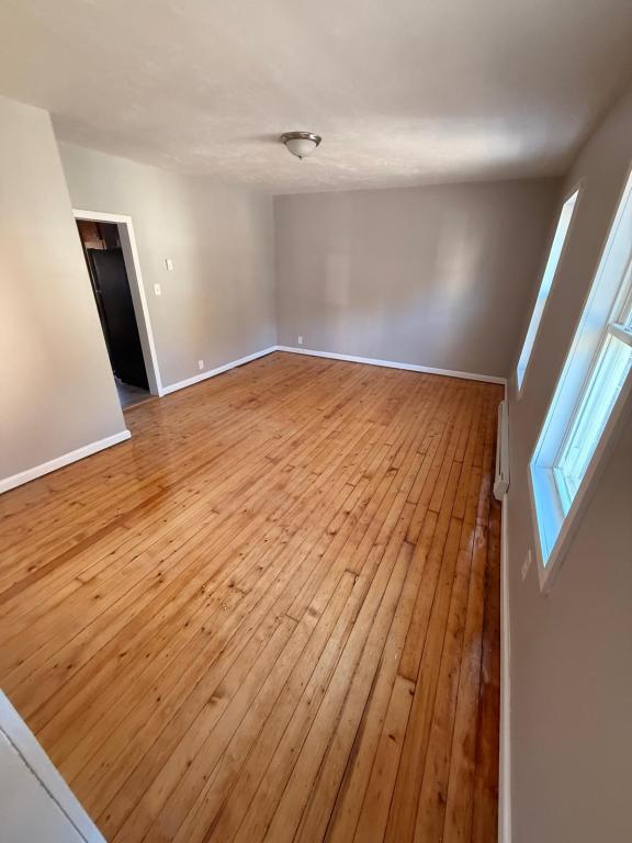 Building Photo - 122 Main St