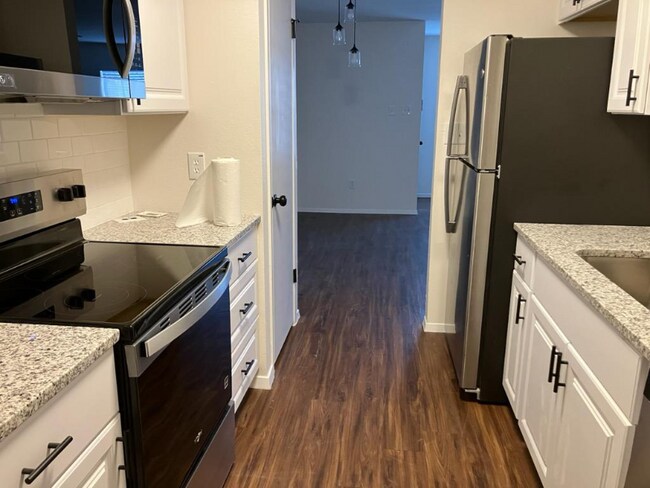 Building Photo - 119 Circle Ct