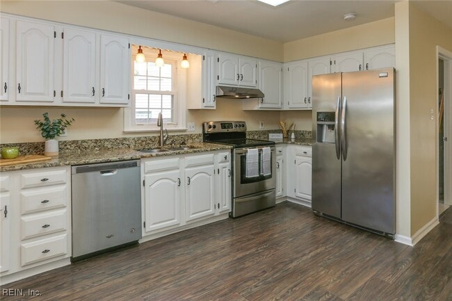 Building Photo - 450 Supplejack Ct