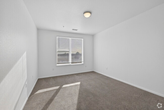 2BR, 2BA, 914SF - Bedroom 2 - Park Hill Station