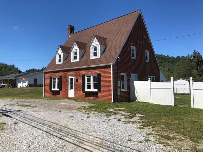 Building Photo - 4672 Lee Hwy