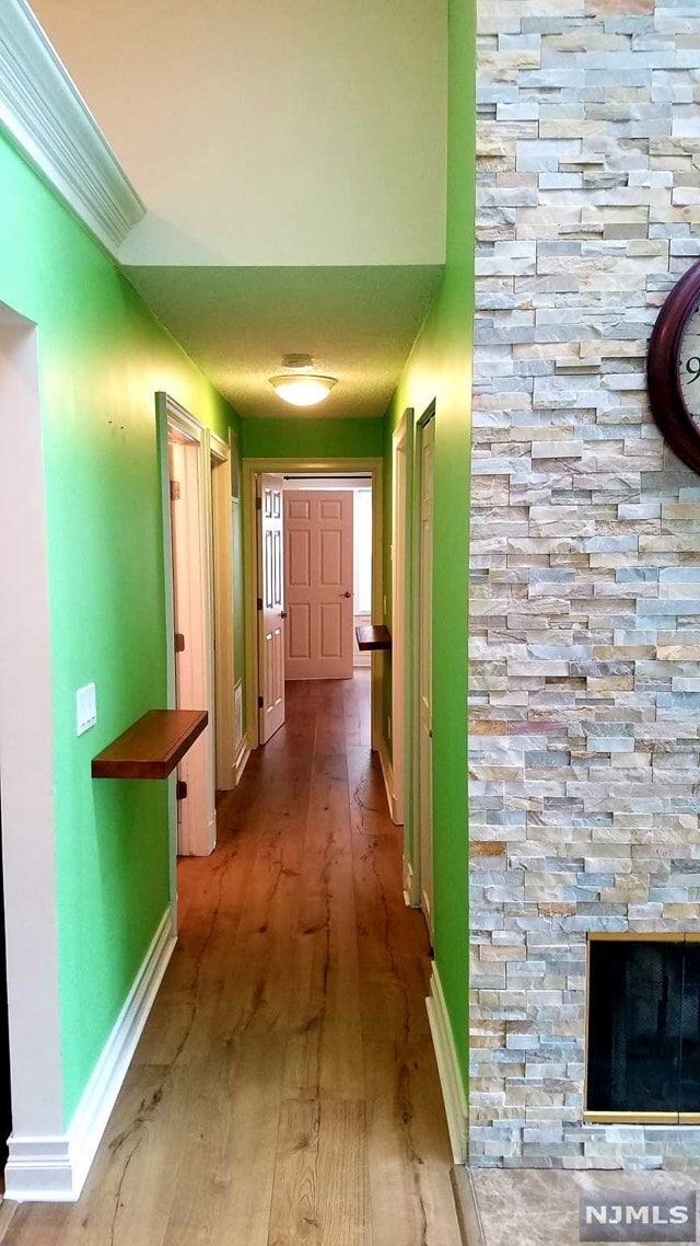 Building Photo - 620 Plum Terrace