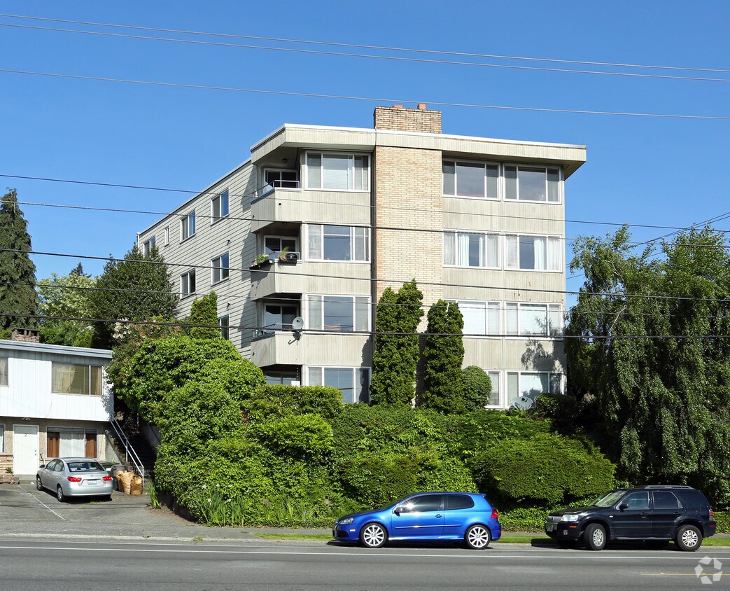 Primary Photo - Thorndyke Vista Apartments