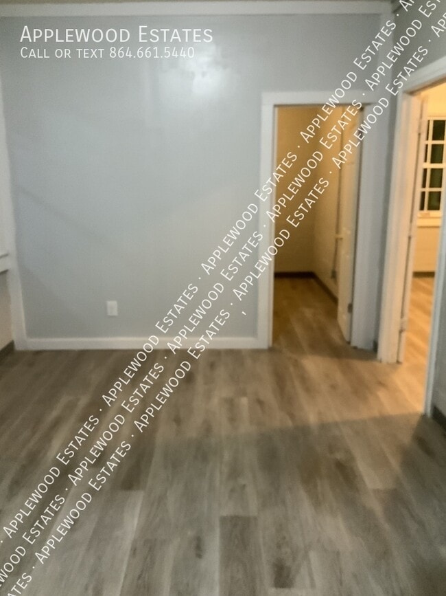 Foto del edificio - 131 E Main St