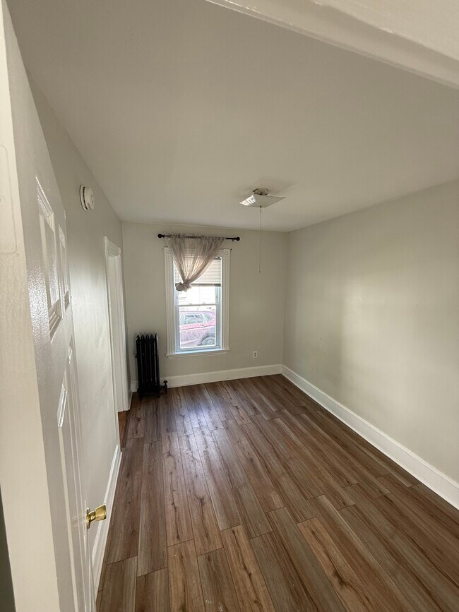 Photo - 17 Whitney Ave Apartments