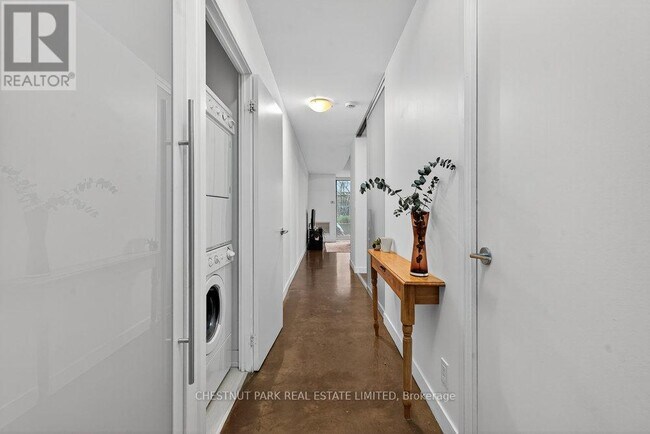 Building Photo - 201 Carlaw Ave