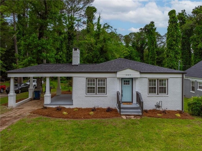 Building Photo - 2137 Delowe Dr