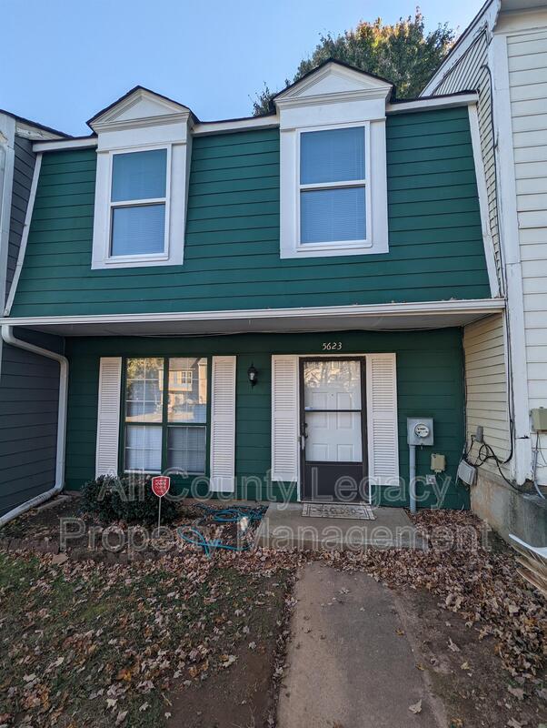 Building Photo - 5623 Wells Cir