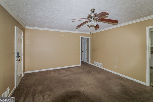 Building Photo - 225 Hollis Cir