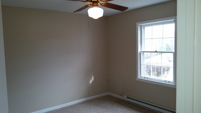 Building Photo - 6067 W Donnagail Dr