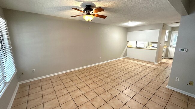 Foto del edificio - 803 Timbers Ct