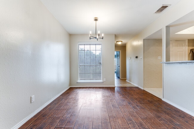 Foto del edificio - 5565 Preston Oaks Rd