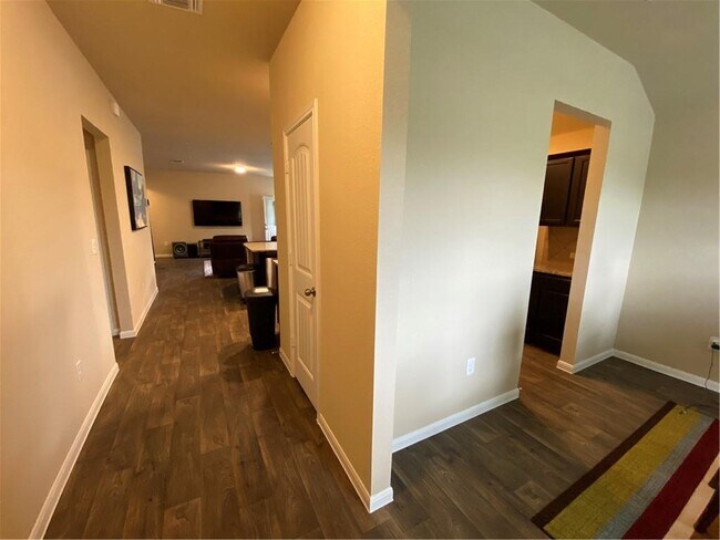 Building Photo - 15004 Custis Ln