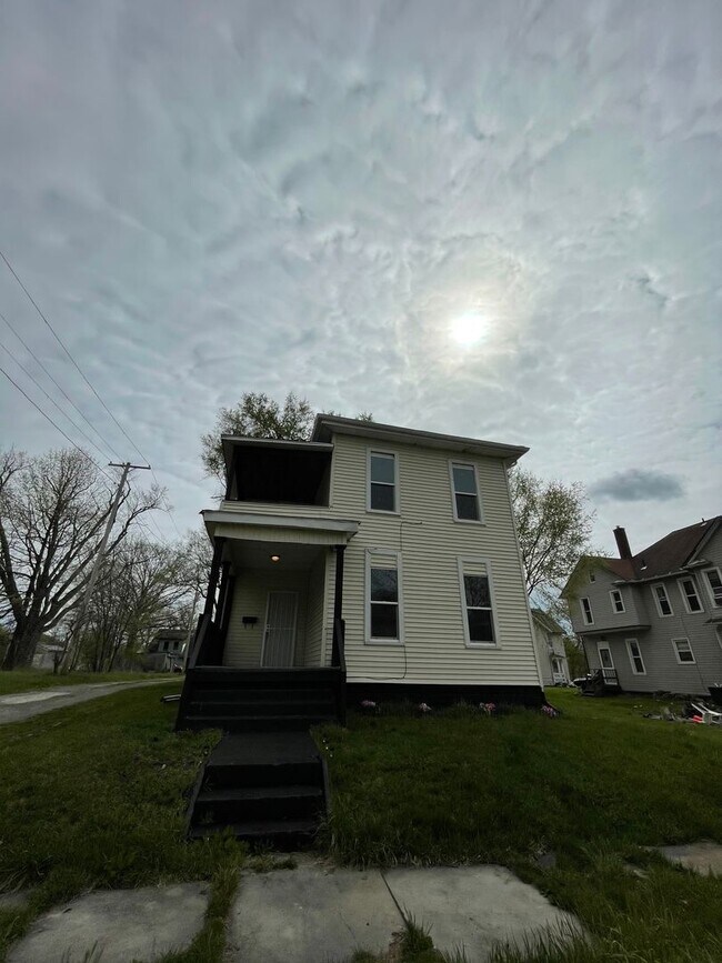 Building Photo - 432 S Linden Ave