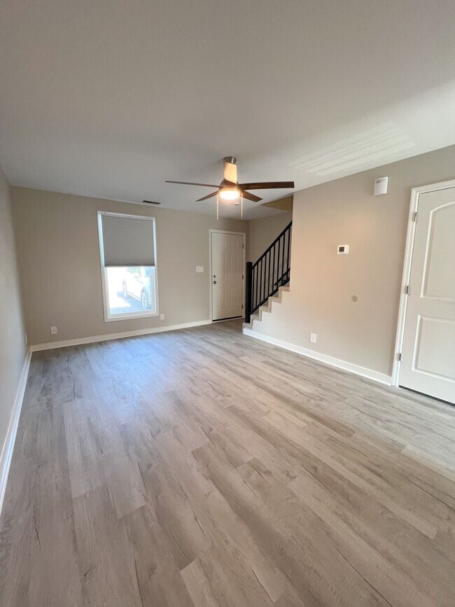 Foto del edificio - 530 Hietts Ln