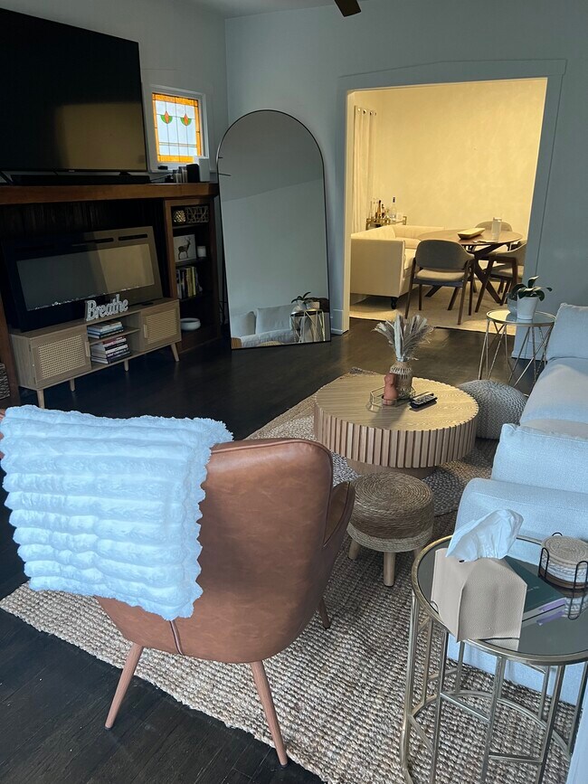 Foto del edificio - 5011 N Lawndale Ave