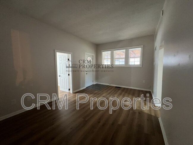 Foto del edificio - 1329 N Wabash Ave