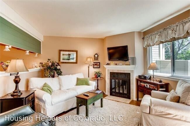 Building Photo - 2 br, 2 bath House - 266 South Taft Court
