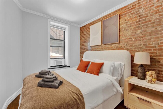 Foto del edificio - 336 E 18th St