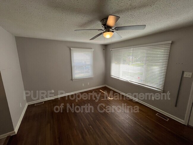 Building Photo - 507 Colony Rd