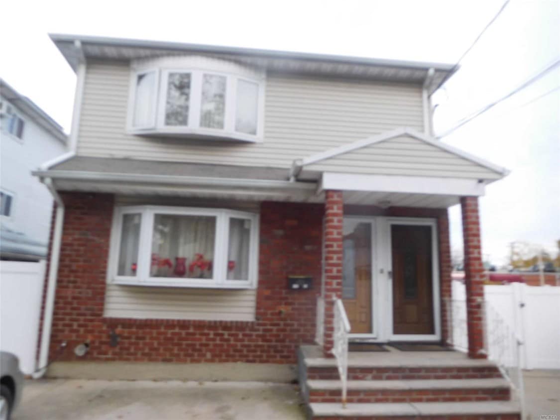 Primary Photo - 137-25 161 St