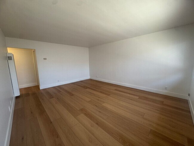 Foto del edificio - 4018 W 142nd St