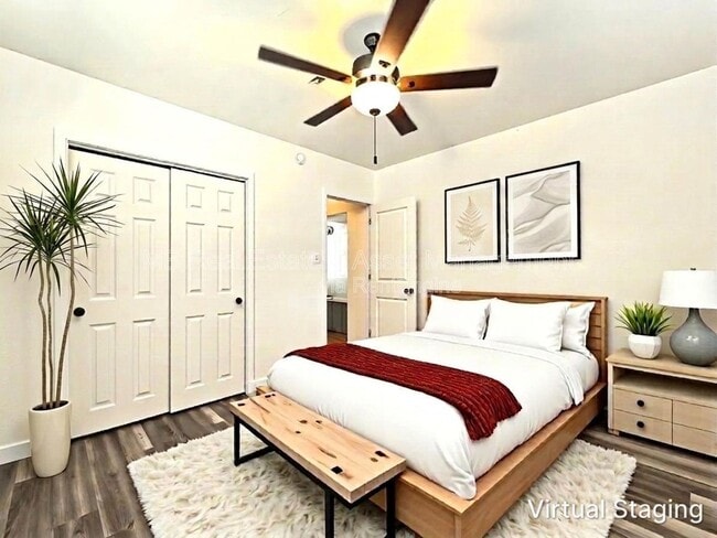Foto del edificio - 1519 E Oak St