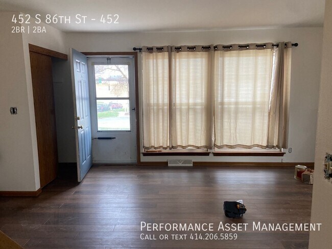 Foto del edificio - Charming 2 bed / 2bathTownhouse Apartment