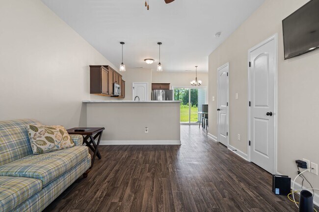 Foto del edificio - Marshall Farms Townhome Near Piney Green