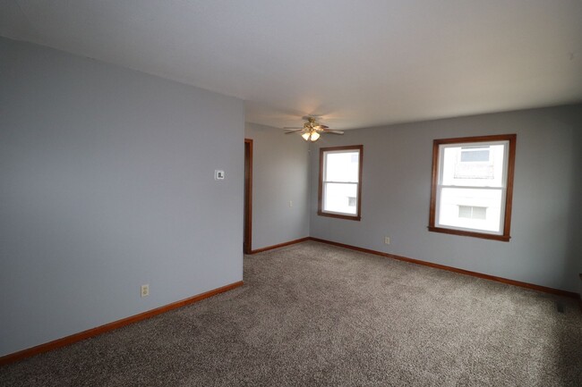 Building Photo - Spacious Updated Charming Home