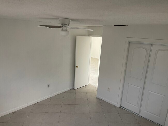 Foto del edificio - 135 Lincoln Rd NE