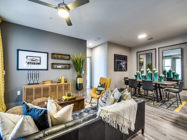 Henley Riverside Apartments Austin, TX