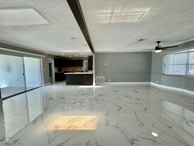 Building Photo - 4130 NW 9th Ct