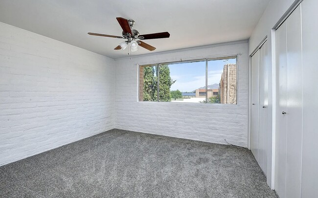 Building Photo - 2875 N Tucson Blvd