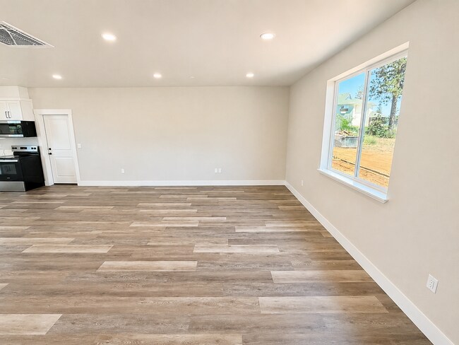 Foto del edificio - 5581-5581 Linrich Ln