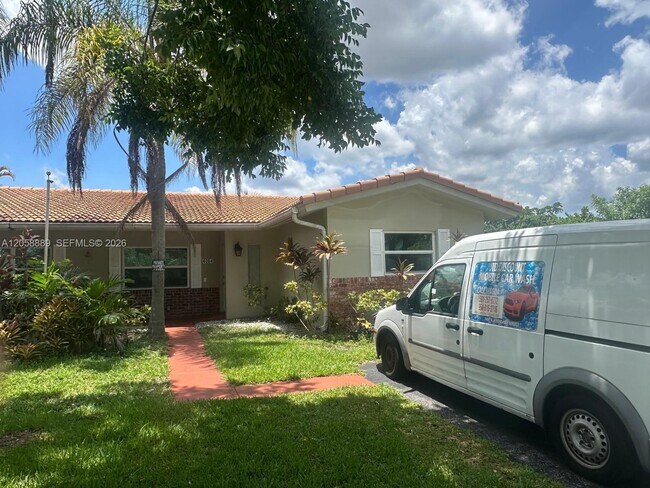 Building Photo - 4084 Coral Springs Dr
