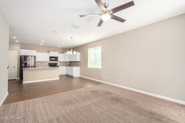 Foto del edificio - 23882 W Ripple Rd