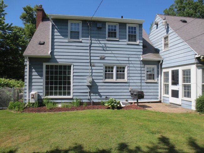 Foto del edificio - 522 E Atherton Rd