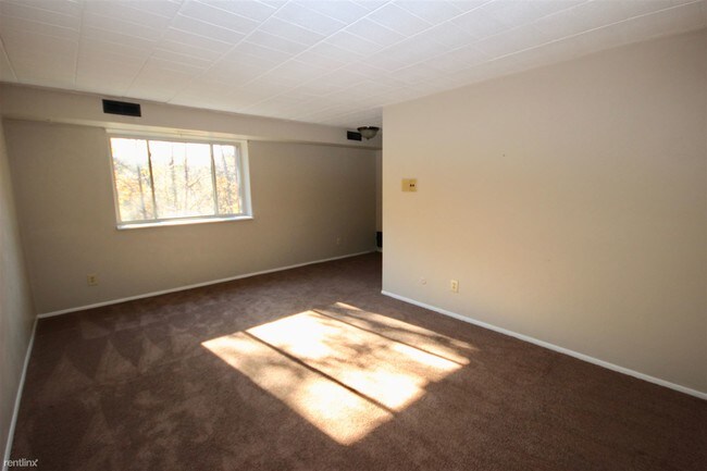 1954 Amato Dr North Versailles Pa 15137 Apartment For Rent In North Versailles Pa Apartments Com