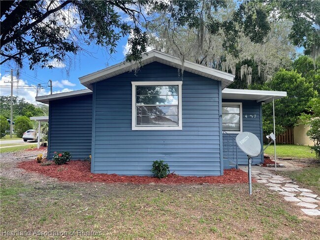 Foto del edificio - 734 N Franklin St