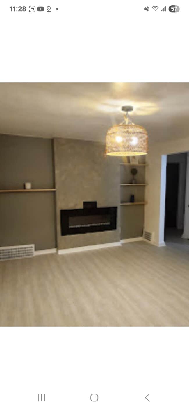 Building Photo - 5423 Beechwood Ave