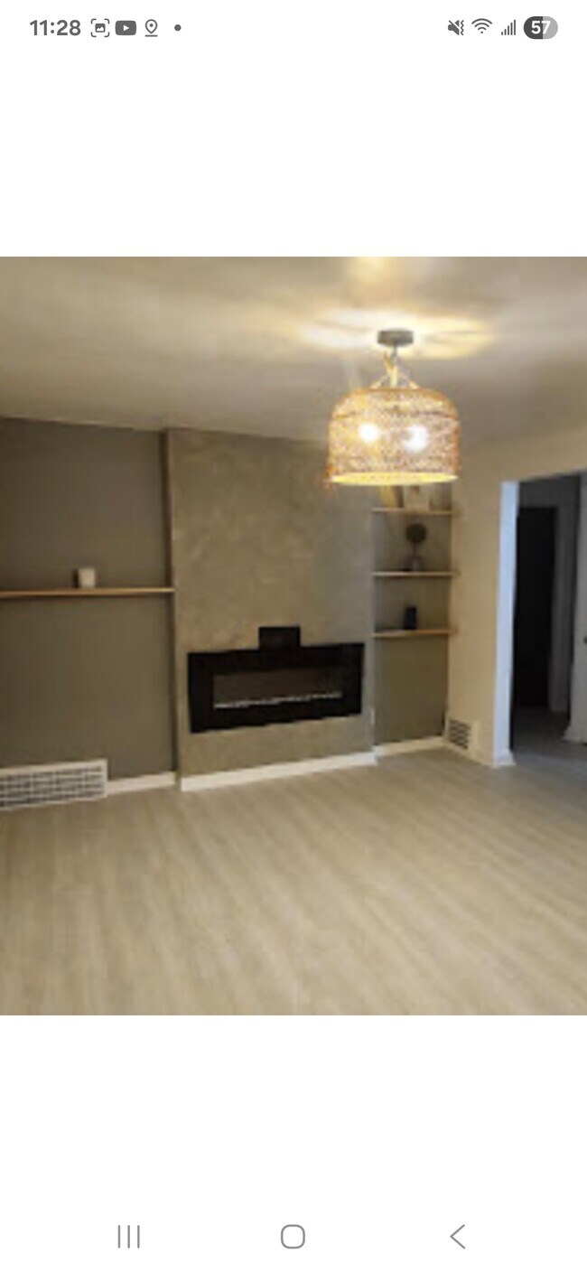 Foto del edificio - 5423 Beechwood Ave