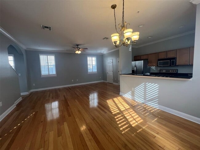 Building Photo - 608 S Matanzas Ave