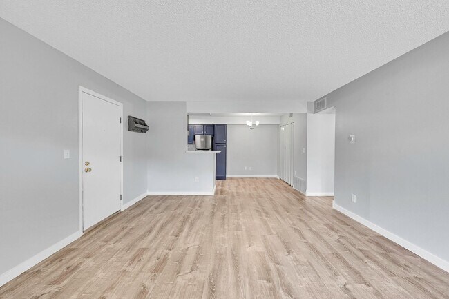 Building Photo - 400 Zang St